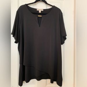 Michael Kors keyhole tunic with short sleeves black.